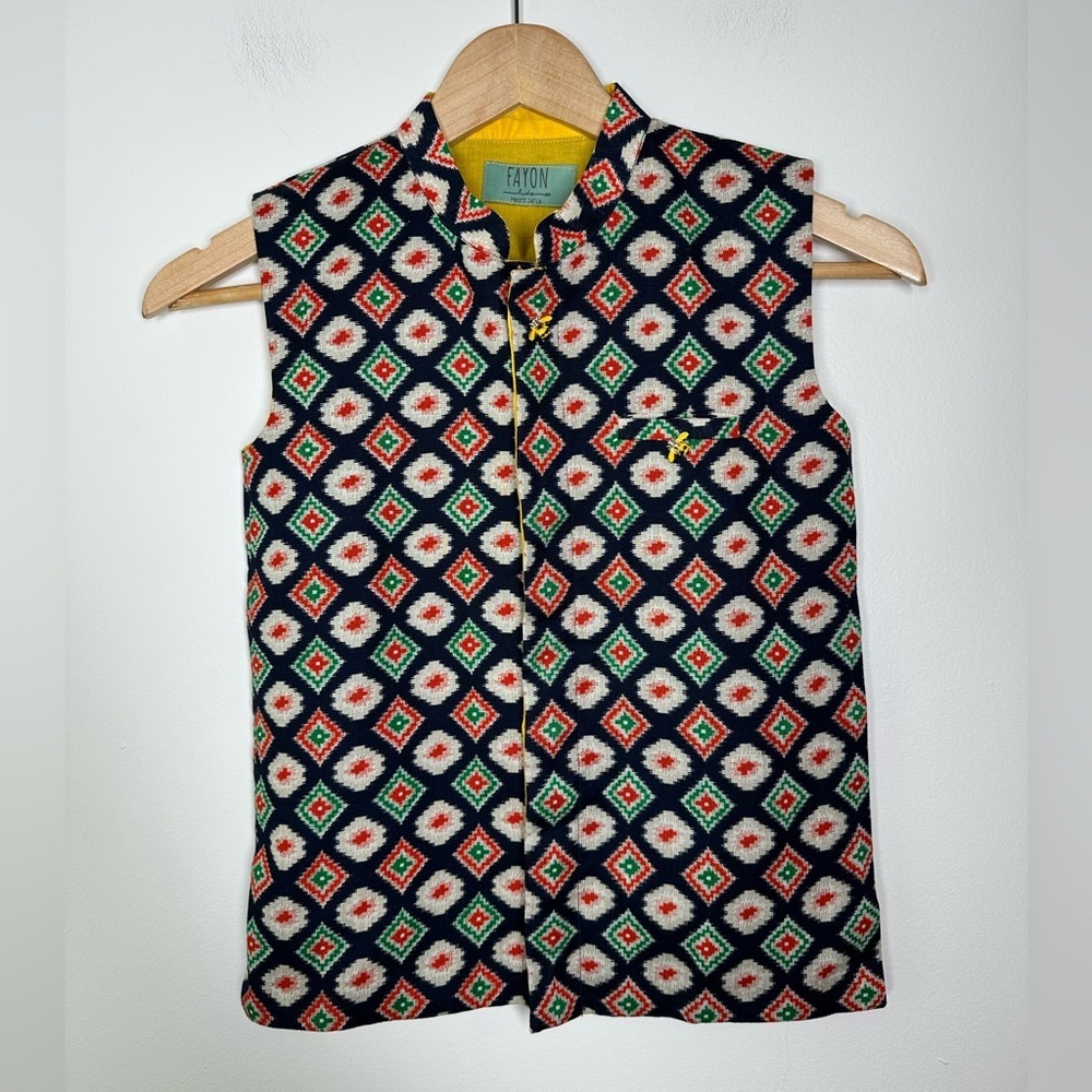 Fayon Kids Printed Waistcoat with Bee‎ Accents